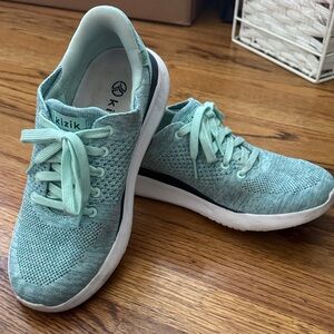 Kizik Women's Aqua Knit Sneakers
